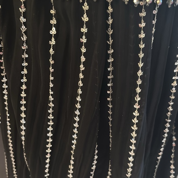 Brand new never worn beautiful black and silver lengha. Come with dupatta - Picture 3 of 7